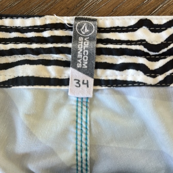 Volcom Swim Trunks - Picture 4 of 6